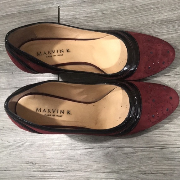 Marvin K. Burgundy Suede Wingtip Detailing Pumps w/ Black Patent Leather Trim - Picture 2 of 10